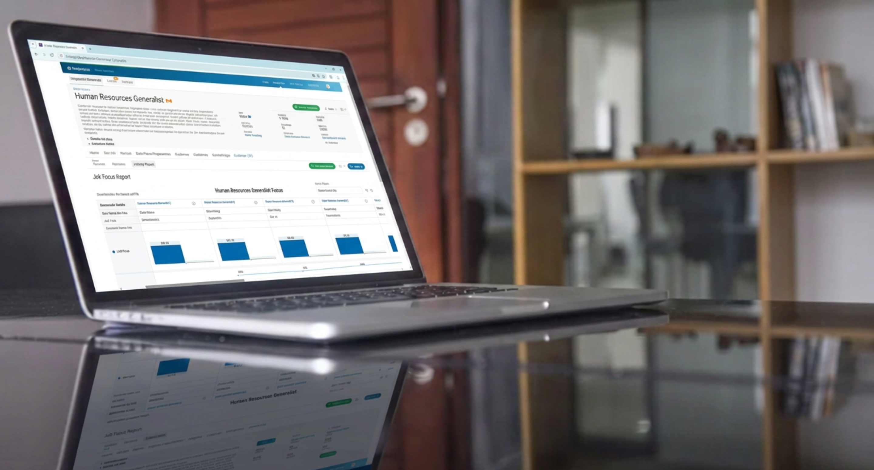 [Image of CompAnalystの洗練されたダッシュボード画面]